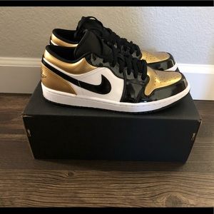 Air Jordan 1 Low Gold Toe